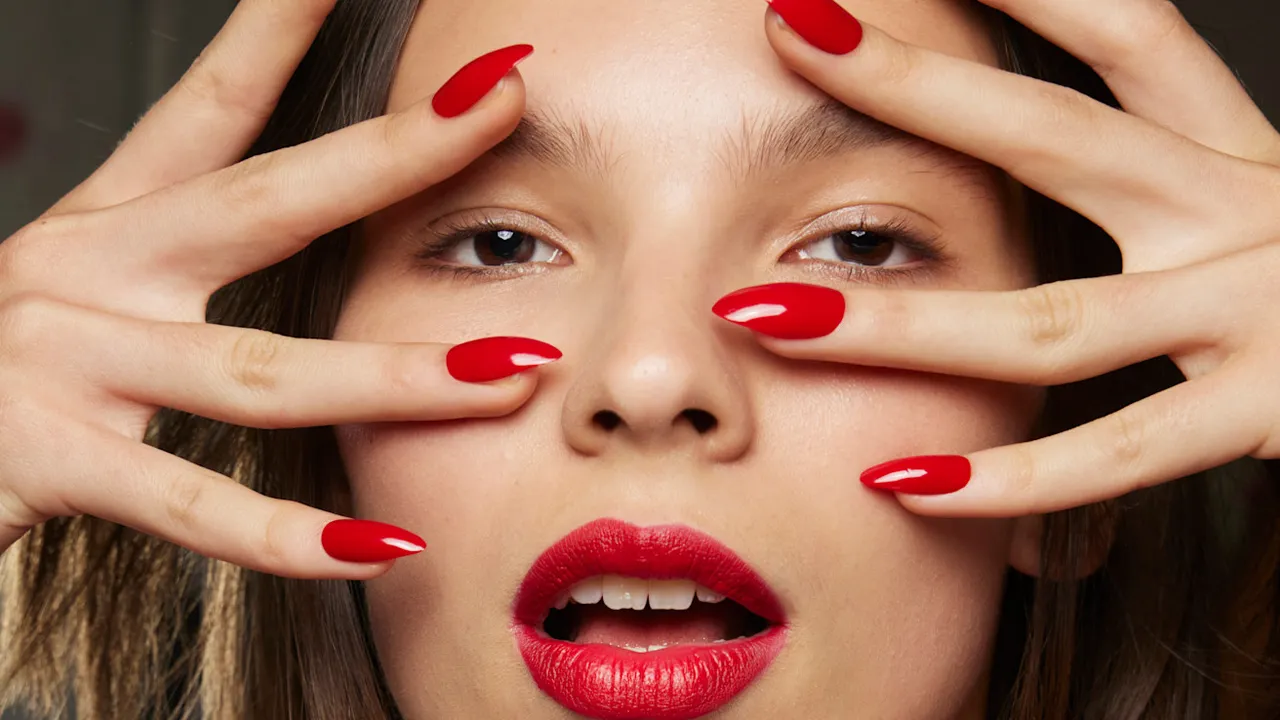 Read more about the article 6 Gel Nail Alternatives for Your Best Manicure